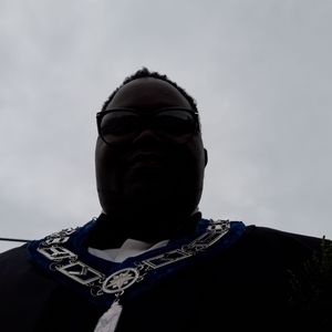 Meet your Posher, Derrick